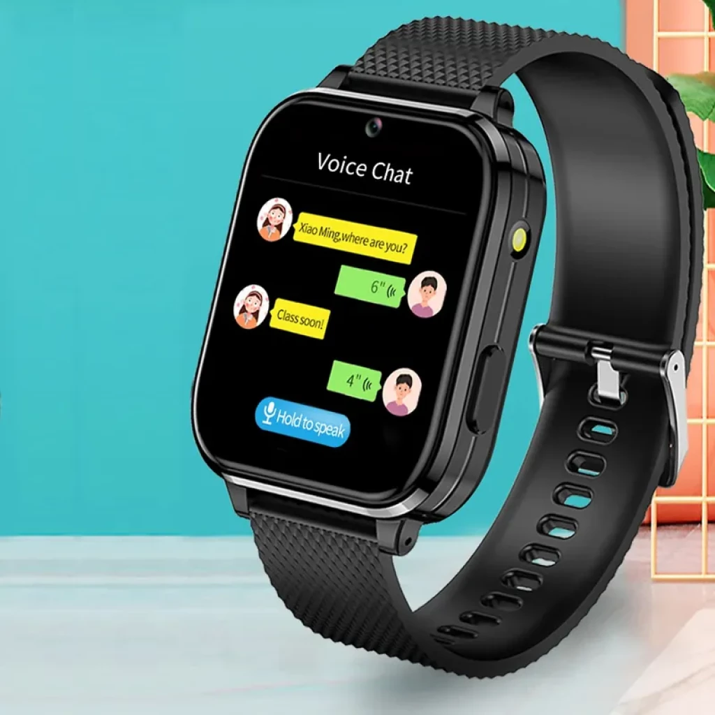 Smartwatch para crianças T36 4G GPS Preto com tela touch retangular, caixa preta metálica, botão lateral amarelo, pulseira de silicone preta e fivela