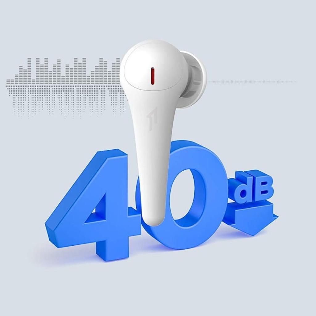 1MORE ComfoBuds Pro Branco com haste longa, acabamento fosco, detalhe vermelho no sensor e destaque para redução de ruído até 40 dB