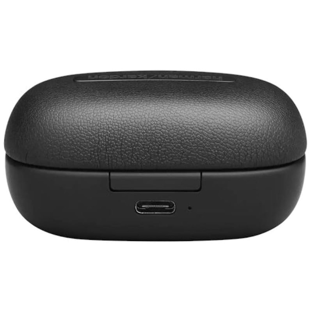 Harman Kardon FLY TWS Étui de charge noir texturé compact avec port USB‑C, logo discret sur le couvercle, finitions premium et design arrondi