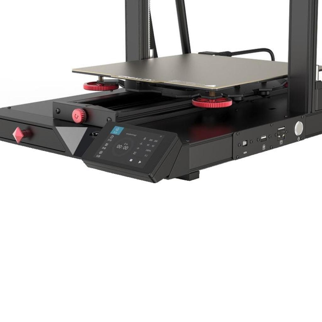 Imprimante 3D Creality CR-10 Smart Pro déballée, plateau chauffant doré, molette rouge, châssis métal, écran tactile incliné, ports et boutons latéraux