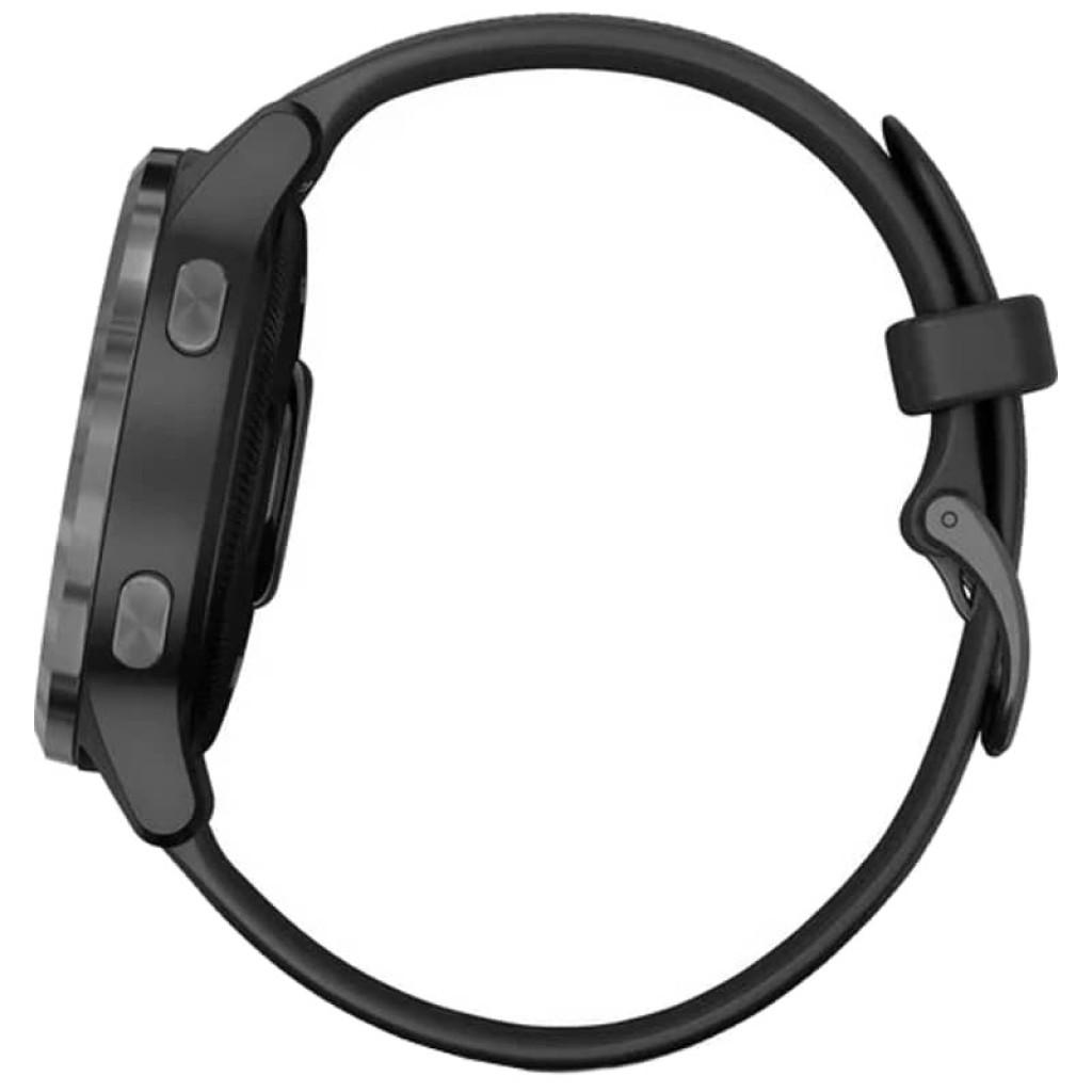 Garmin Vivoactive 4s preto, caixa 40 mm, coroa lateral com dois botões, mostrador circular, moldura metálica escura e pulseira de silicone preta ajustável