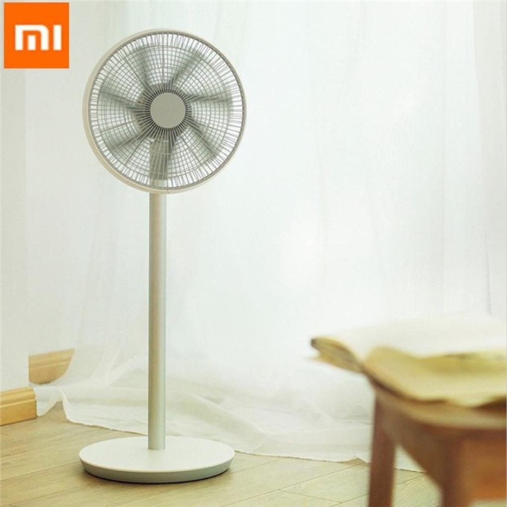 Ventilador de pie Xiaomi Smartmi Pedestal Fan 2S - Desprecintado, color blanco, base redonda estable, rejilla gris, diseño minimalista y columna delgada
