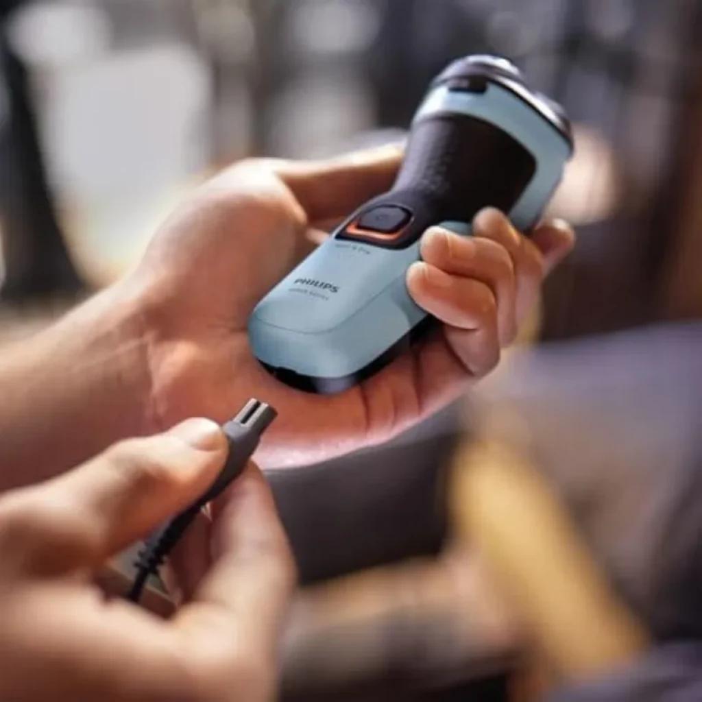 Philips Shaver 3000X Series X3003/00 Noir Bleu, rasoir électrique compact avec tête triple, poignée ergonomique antidérapante et câble de charge inclus