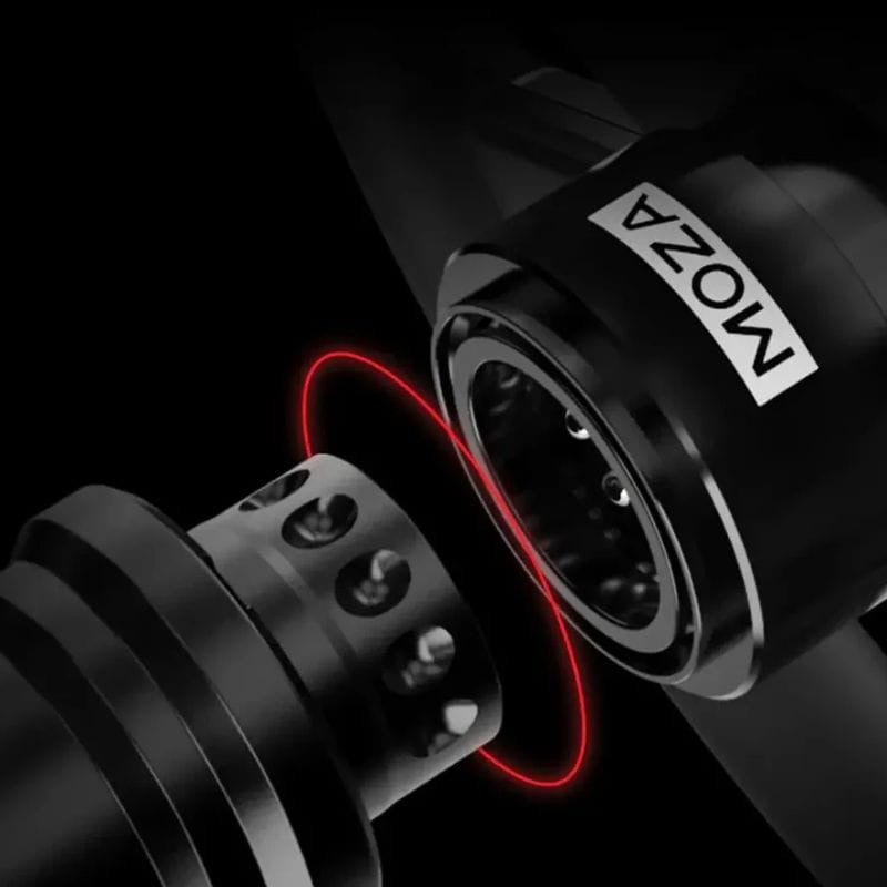 Conector de liberación rápida para Moza Racing TSW 40 cm en negro, acabado metálico, pines y perforaciones visibles, aro iluminado en rojo para alineación