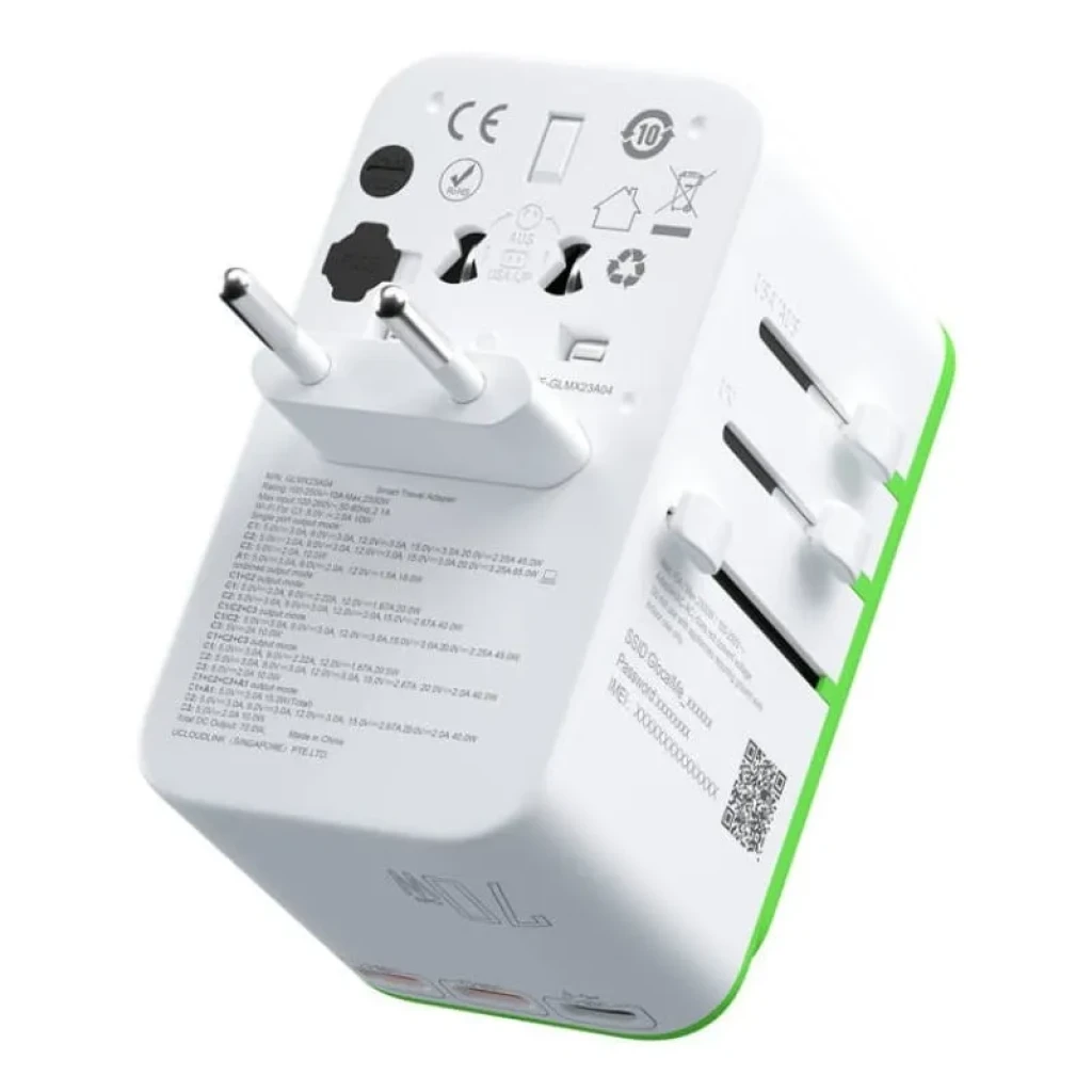 Adaptador de Viaje GlocalMe Roamplug 4G WiFi 4 en 1 - vista a 45 grados
