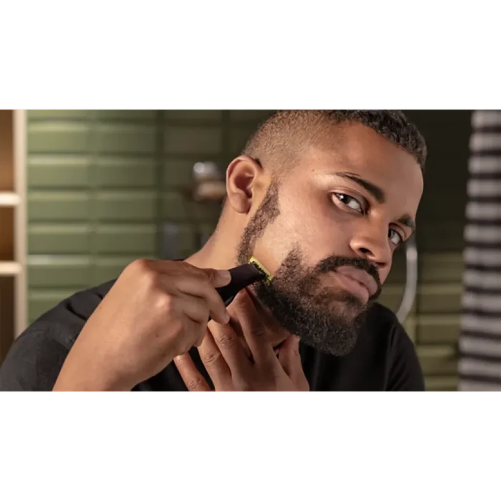 Philips OneBlade Pro 360 QP6652/61 aparador preto com lâmina verde 360, cabeça compacta e ergonomia para contornos precisos de barba e rosto