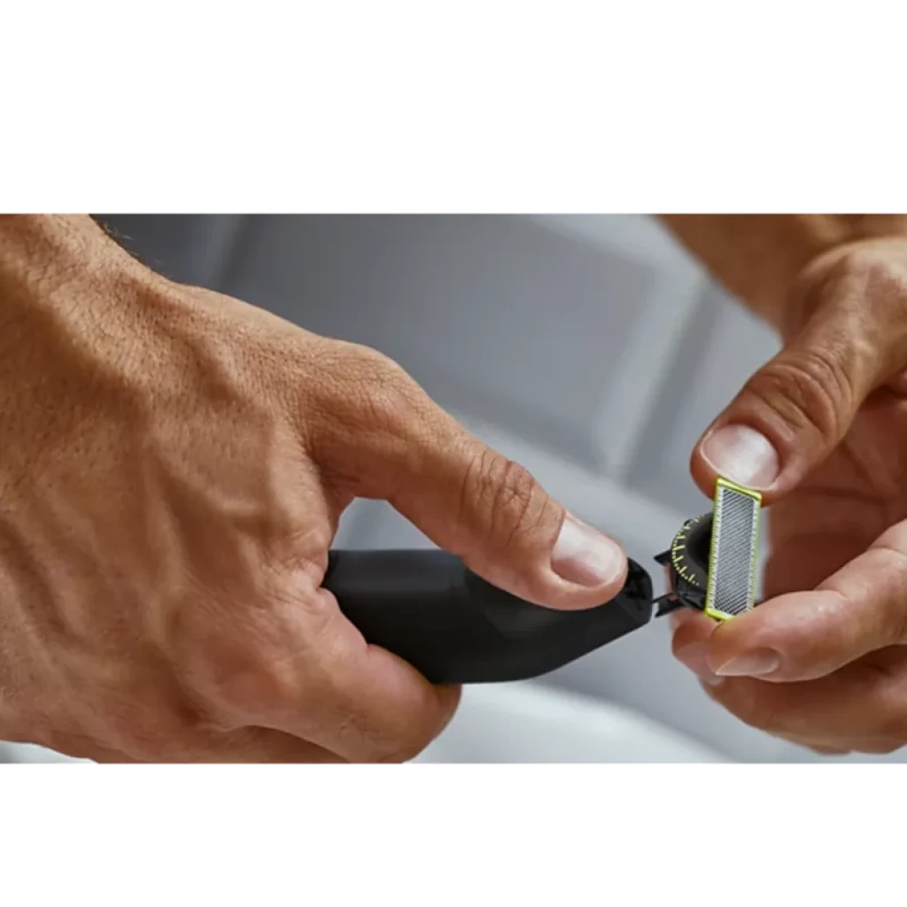 Philips OneBlade Pro 360 QP6542/15 avec lame 360 bord jaune fluo, tête de rasage clipsable, manche noir ergonomique, pour visage et corps