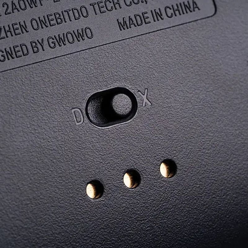 Manette 8BitDo Ultimate Wired Noir - Manette compatible avec Xbox et PC, détail du bouton arrière