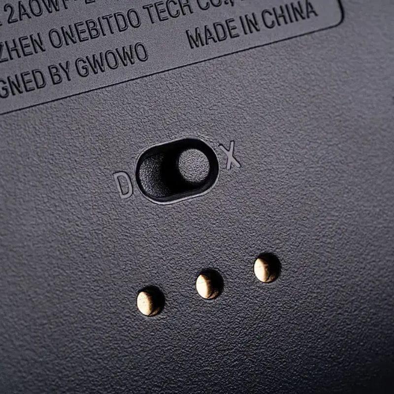 Manette 8BitDo Ultimate Wired Noir - Manette compatible avec Xbox et PC, détail du bouton arrière