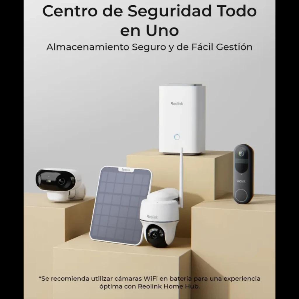 Reolink Home Hub, base blanca vertical con logo, puertos traseros y luz LED, junto a cámaras WiFi, timbre y panel solar en pedestales beige