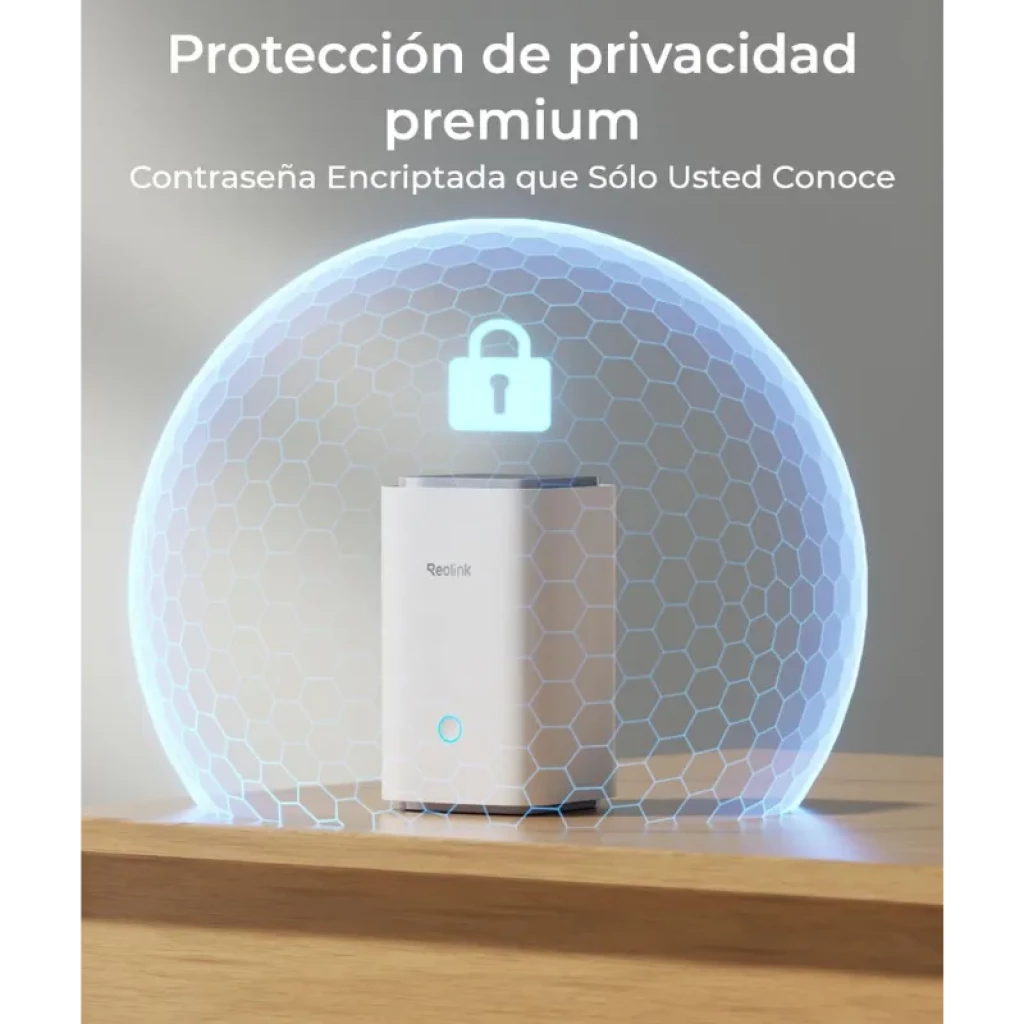 Reolink Home, cubo blanco con luz LED azul, ícono de candado y cúpula hexagonal simulando protección de privacidad en mesa de madera