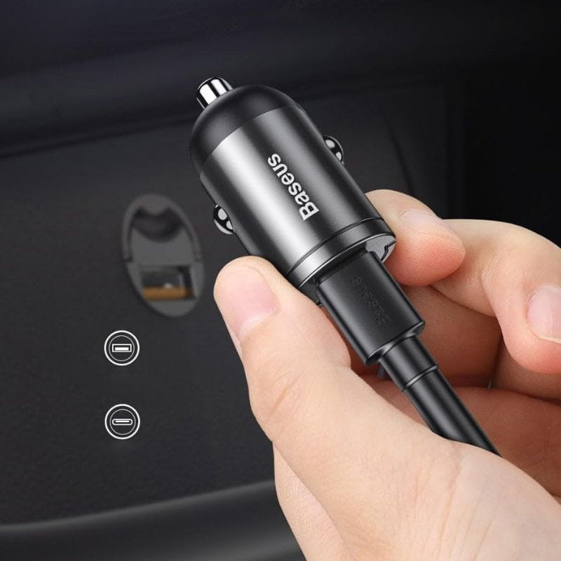 Baseus Tiny Star Mini 30W - Cargador de coche imagen en la mano de una persona