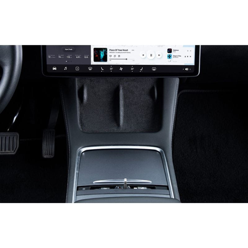  Baseus T-Space - Hub avec câbles USB-C vers Lightning pour Tesla image dans la voiture