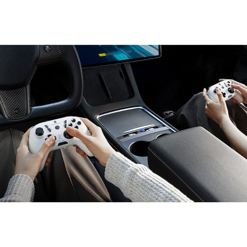  Baseus T-Space - Hub avec câbles USB-C vers Lightning pour Tesla, image réelle dans la voiture