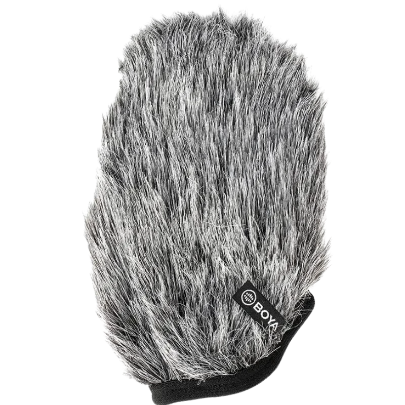 Paraviento peludo gris para micrófono Boya BY-BM3030, tipo deadcat, textura densa bicolor con etiqueta Boya visible y ajuste elástico en la base