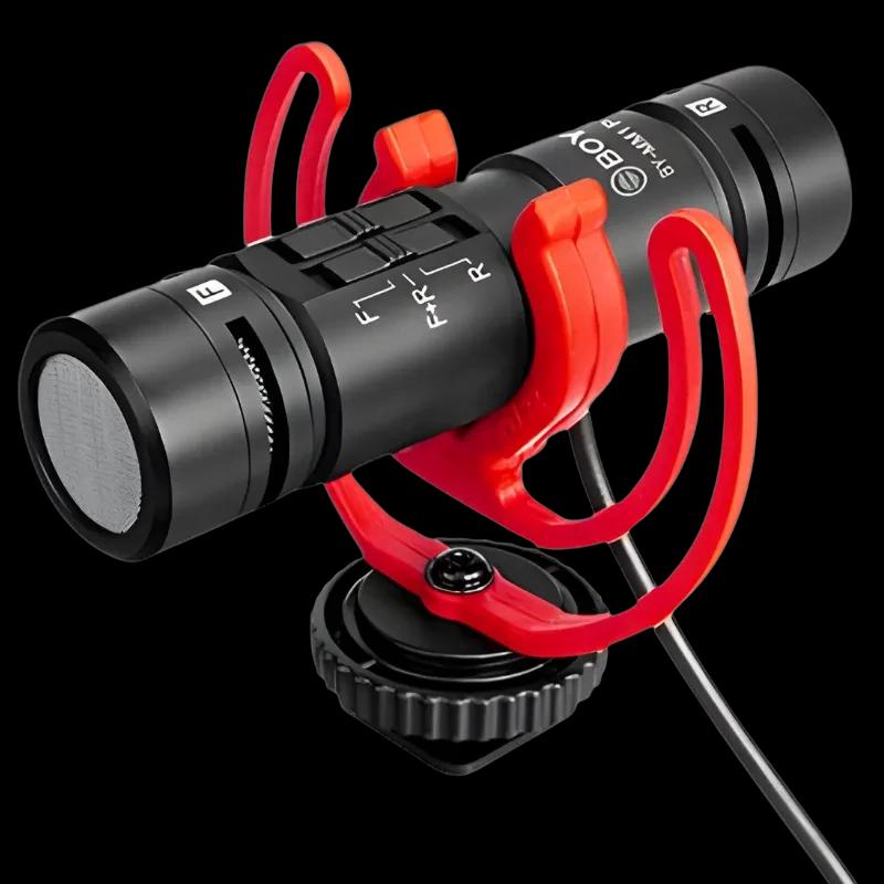 Boya BY-MM1 PRO Micrófono compacto universal con soporte antivibración rojo, cápsulas duales F/L y F/R, control deslizante, montaje roscado y cable integrado