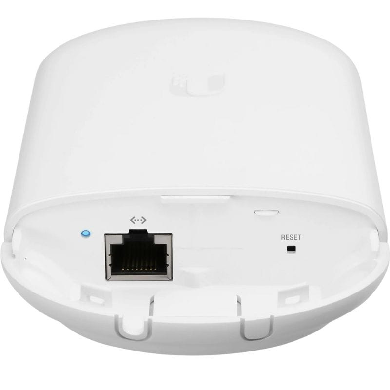 Ubiquiti NanoStation 5AC Loco Blanco, imagen de la entrada del cable de red
