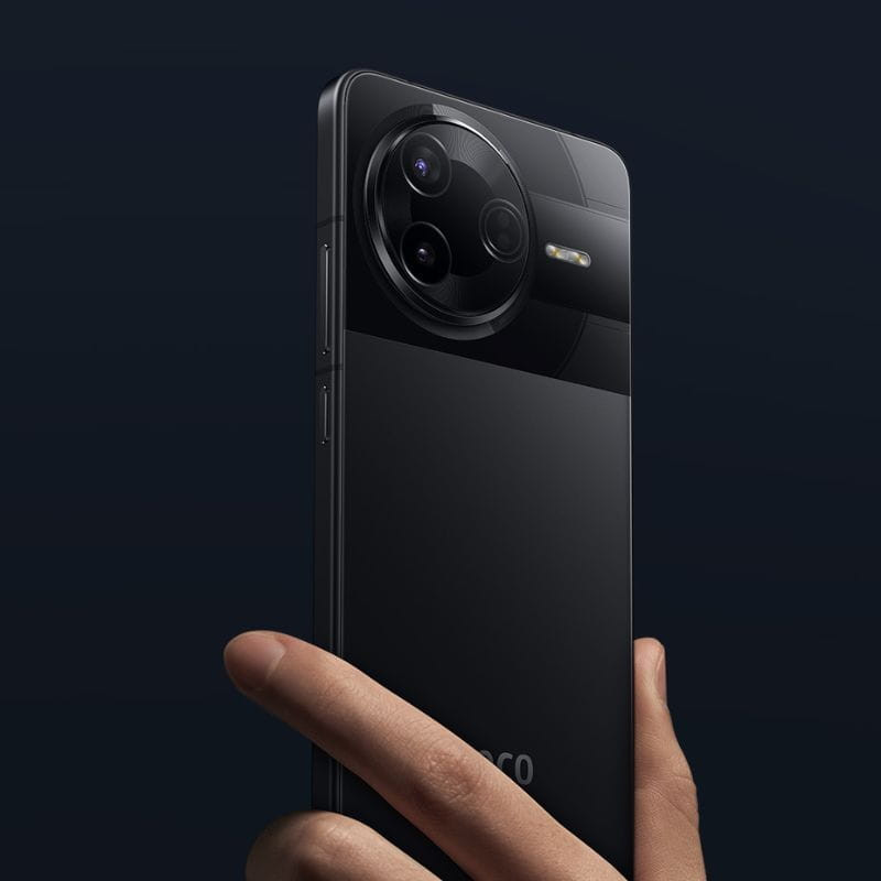 Xiaomi Poco F7 Pro 5G 12 Go/512 Go Bleu dans la main d'une personne