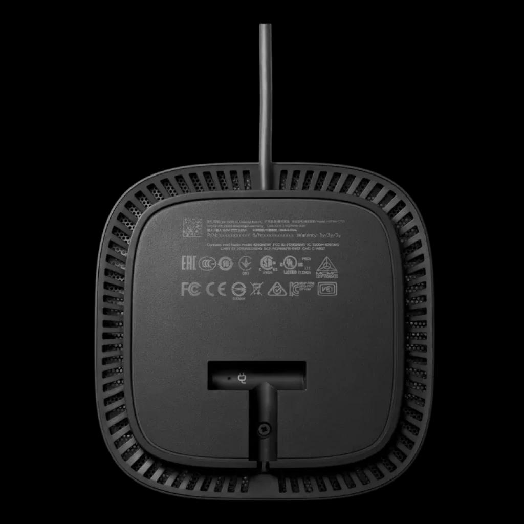 Socle HP USB-C G5 noir, forme carrée avec grilles d'aération sur le pourtour, câble USB-C fixe sur le dessus, icône USB-C à l'avant et ports latéraux dissimulés