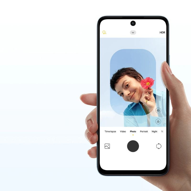 Xiaomi Redmi 13X 8GB/256GB Dorado haciendo un selfie