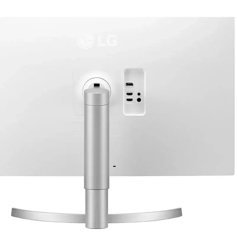 Parte trasera del monitor LG 32UN650K-W blanco con soporte plateado en forma de U, ajuste de altura e inclinación y puertos HDMI, DisplayPort y USB-C