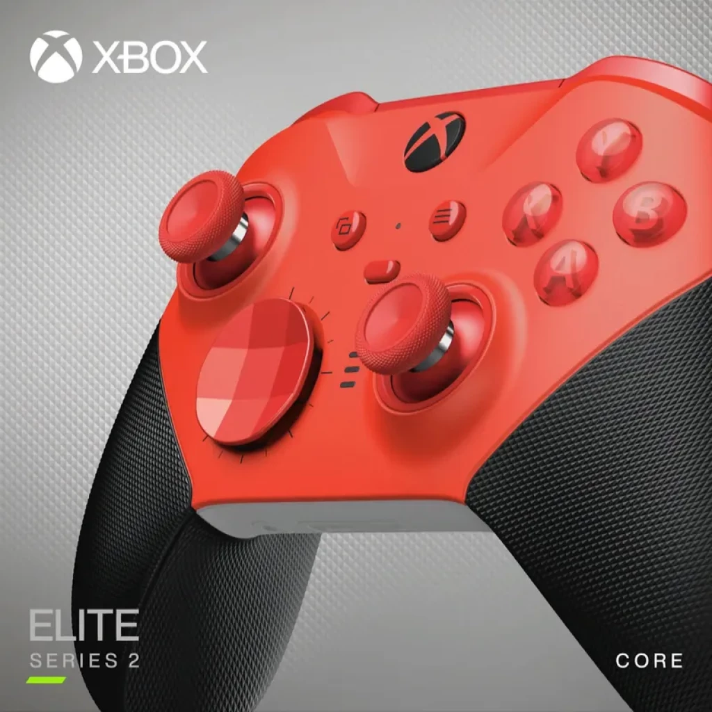 Gamepad Microsoft Xbox Elite Series 2 Core en rojo con agarres negros texturizados, sticks y cruceta intercambiables, botones rojos, compatible con Xbox y PC