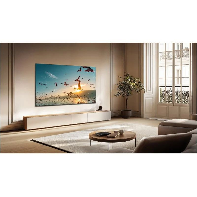 TCL 98P8K 98 pouces QLED 4K Ultra HD titane, écran XXL bord fin, couleurs vives et contraste élevé, design élégant mural pour salon moderne