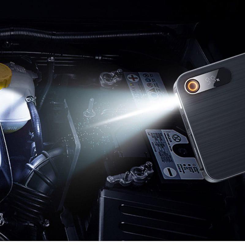 Baseus Super Energy Pro+ 1200A - Démarreur de batterie 12V et Power Bank image utilisant la lampe torche