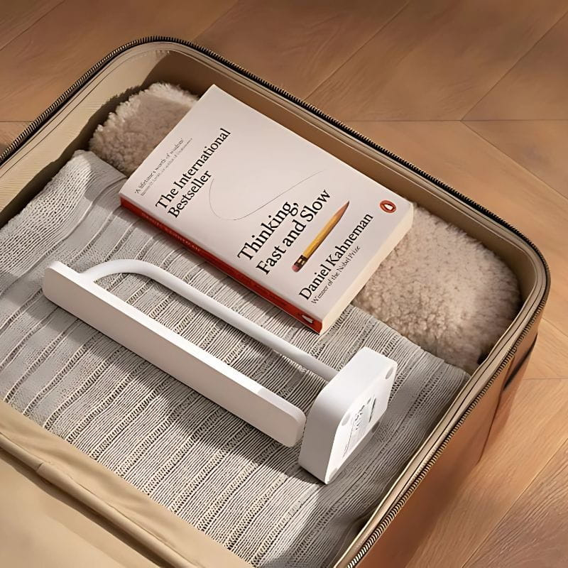 Yeelight Jasmine - Lámpara de mesa plegable imagen dentro de una maleta