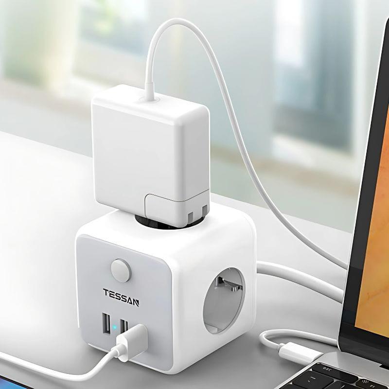 Tessan TS-301-C-GR Multiprise 3 prises CA + 3 USB-A câble 2 m image avec chargeur