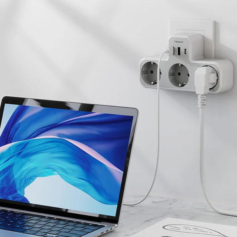 TESSAN TS-323-DE-C - Regleta de enchufes imagem   carregando um laptop
