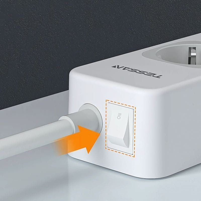 Tessan TS-307-C Regleta de enchufes 4 Tomas CA + 2 USB-A + 1 USB-C Cable 2m imagen del botón de encendido