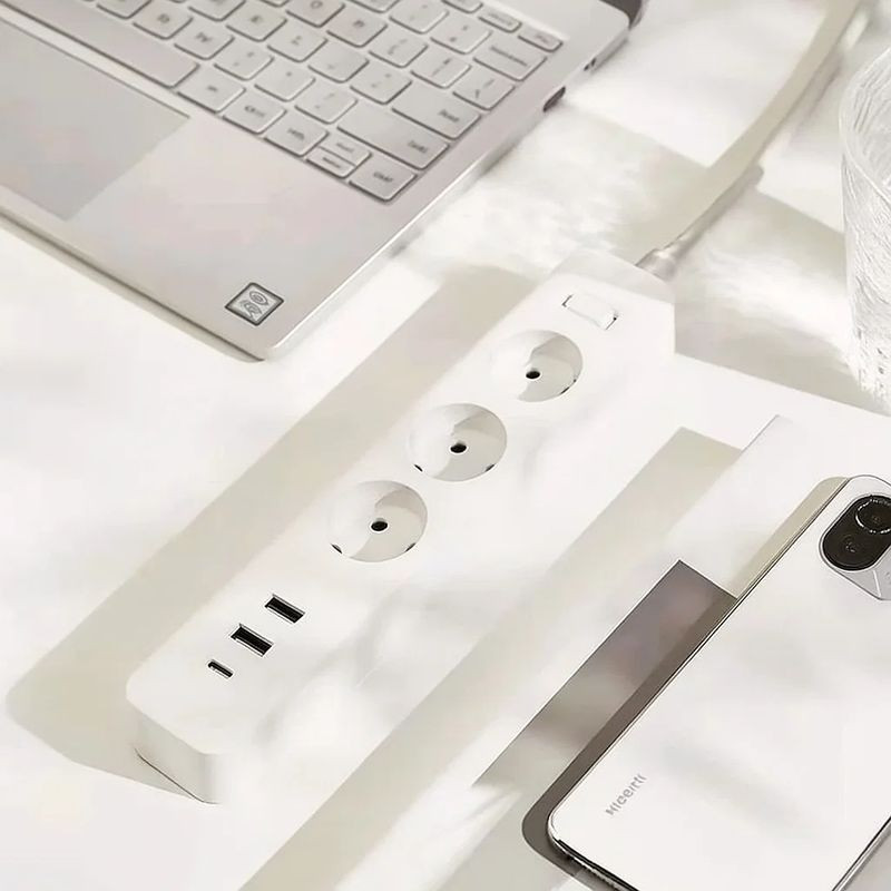 Adaptable Xiaomi 20W Power Strip (2C1A) EU