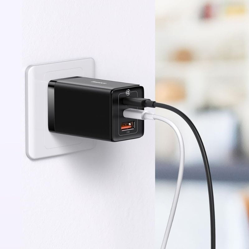 Baseus GaN5 Pro 65W - Carregador de parede 2xUSB-C 1xUSB-A imagem real