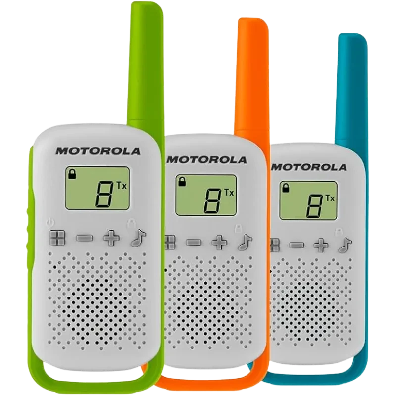Walkie talkies Motorola T42 en trío con carcasas blanco y antenas en verde, naranja y azul, pantalla LCD, botones laterales y altavoz frontal perforado