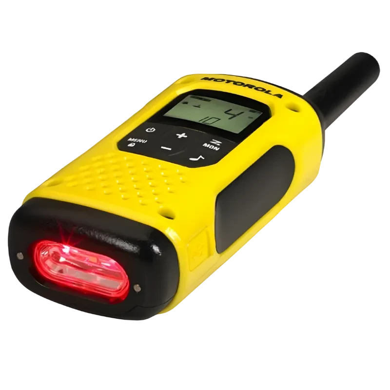 Walkie talkie Motorola Talkabout T92 H2O amarillo con pantalla LCD, botones de volumen y linterna LED roja integrada, diseño robusto a prueba de agua