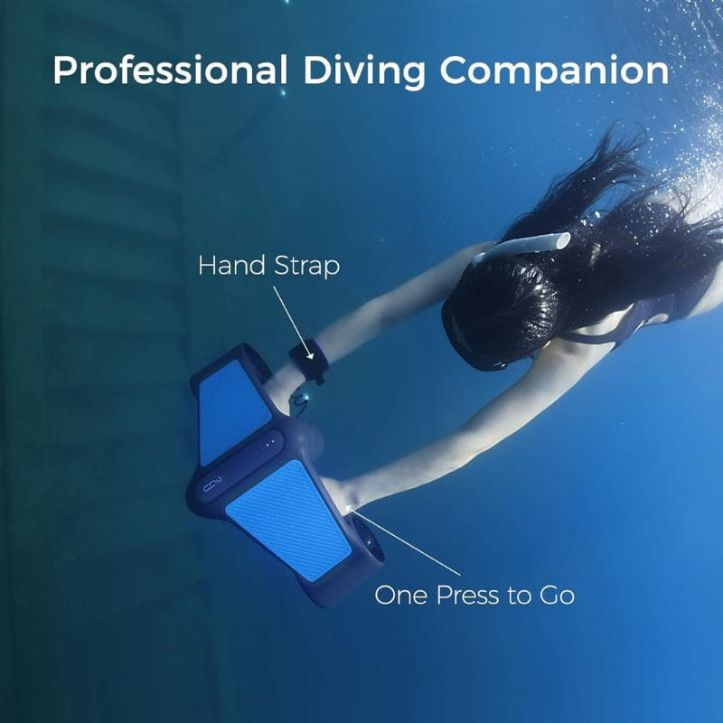 Geneinno S1 Plus - Scooter sous-marin compatible avec image d'une personne en train de plonger