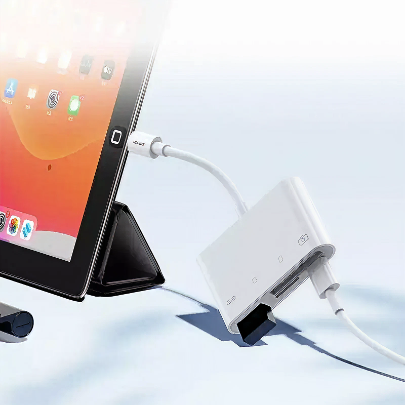 Adaptateur Multifonction Lightning vers Lecteur SD et TF / Port USB OTG / USB Type-C / Lightning - 4 en 1 
