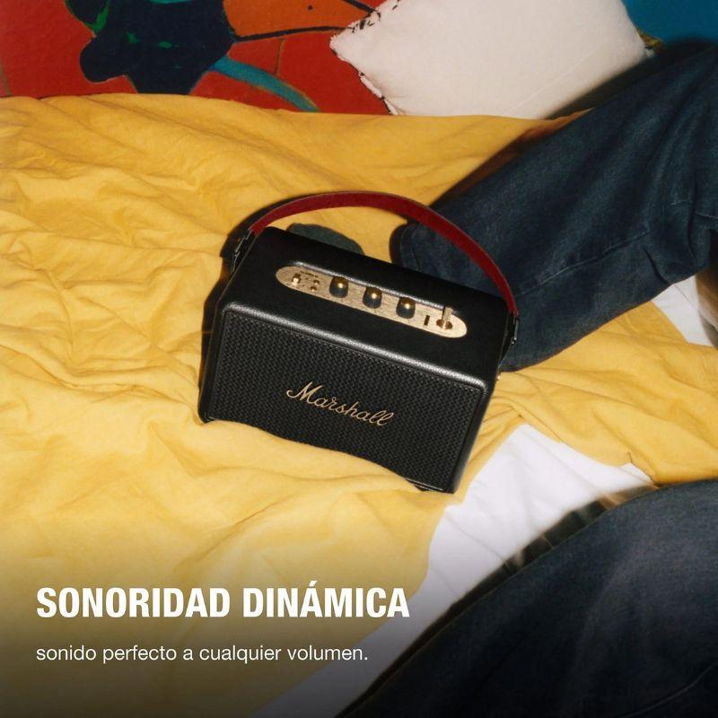 Marshall Kilburn III Preto e Latão, sonoridade dinâmica