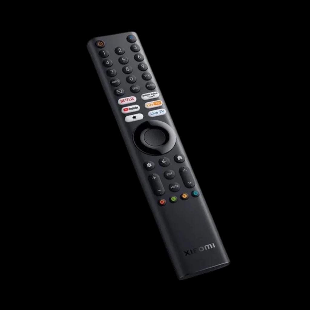 Télécommande Xiaomi 43 A PRO 2026 noire, compacte, nombreuses touches dédiées Netflix Prime Video YouTube, pavé directionnel central, design ergonomique