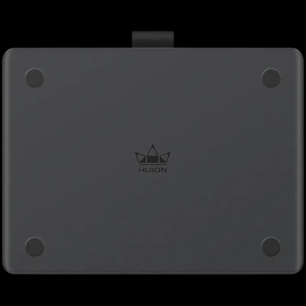 Dos de tablette graphique Huion Inspiroy Frego S L310 noir mat, logo central, quatre pieds antidérapants ronds, bord droit avec languette de fixation