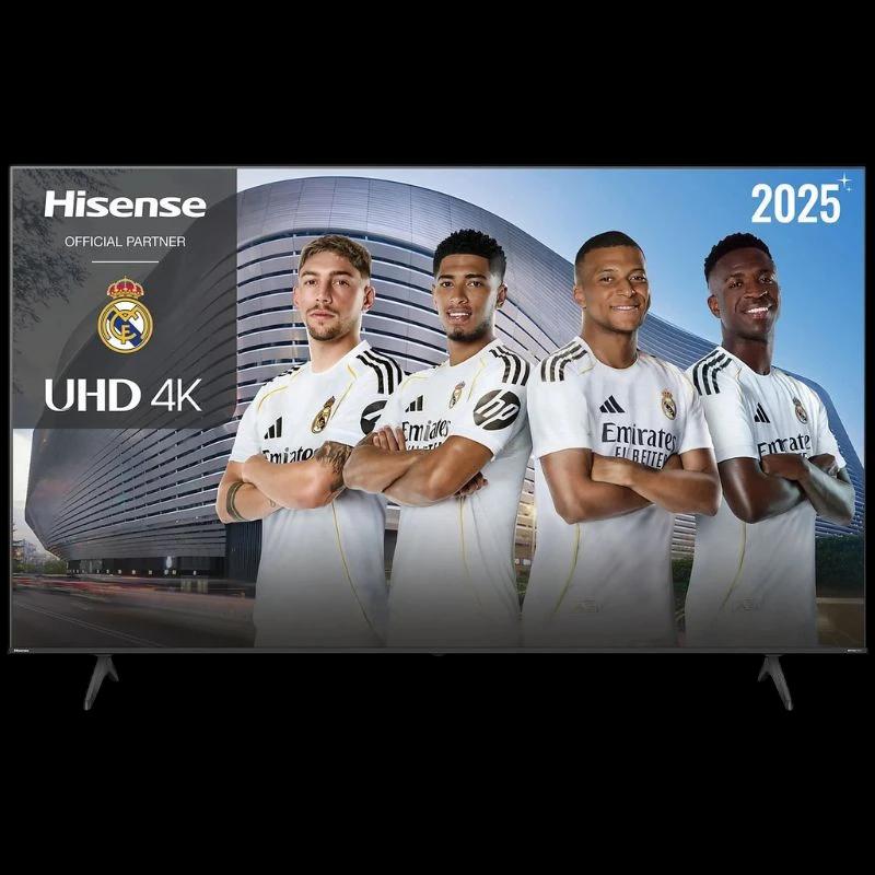 Hisense 43A6Q 43" 4K UHD LED preta com bordas finas, base dupla em V e tela exibindo parceria 2025+ com Real Madrid em uniforme branco