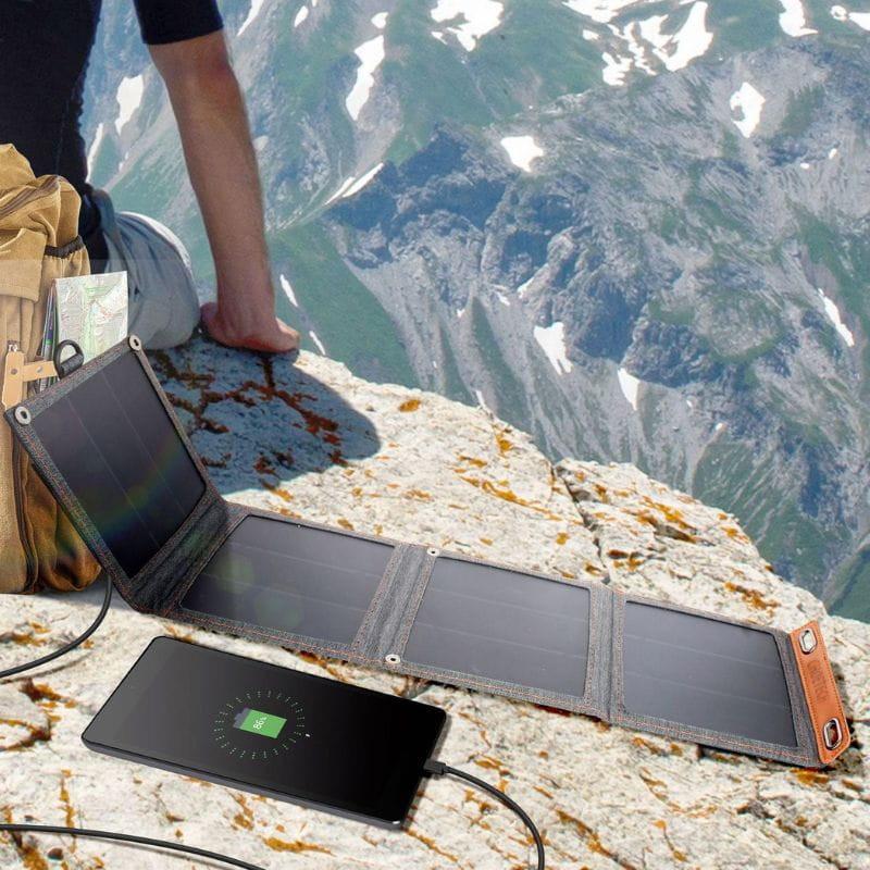 Choetech SC004 14W - Chargeur solaire pliable, image dans la montagne