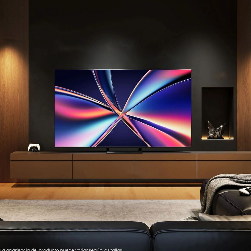 Panel trasero Hisense 50E8Q: puertos HDMI (incl. eARC), USB, ranura CI, antena, AV, óptico, Ethernet y jack auriculares; disposición clara y accesible.