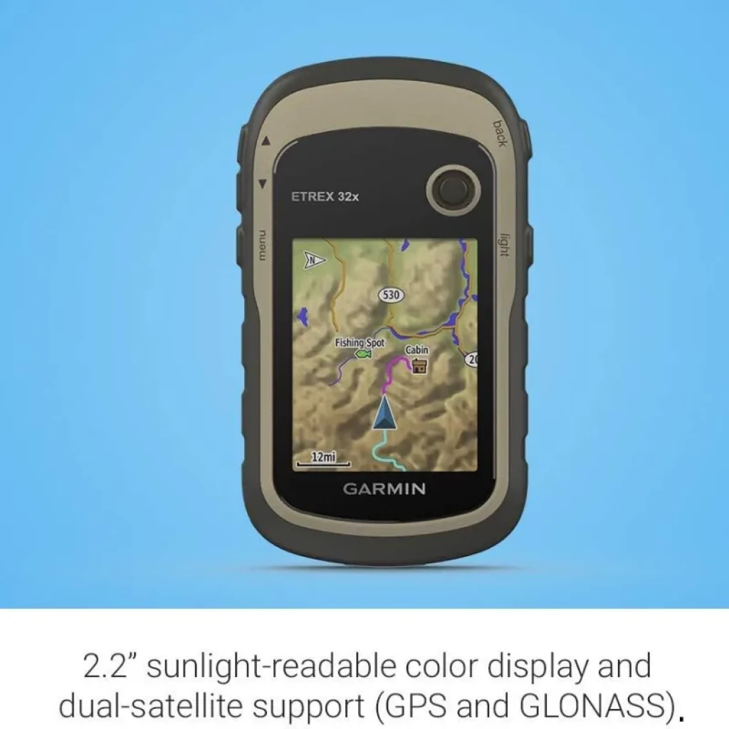 Garmin Etrex 32x avec écran couleur 2,2 pouces lisible au soleil, carte topographique à l'écran, boîtier robuste avec boutons latéraux