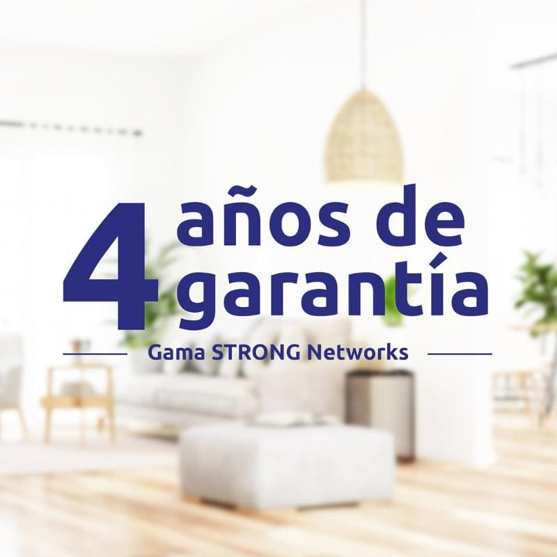 Strong 300S Repetidor Wi‑Fi 300 Mbit/s blanco con dos antenas externas, LEDs frontales y diseño compacto; parte de la gama Strong Networks con 4 años de