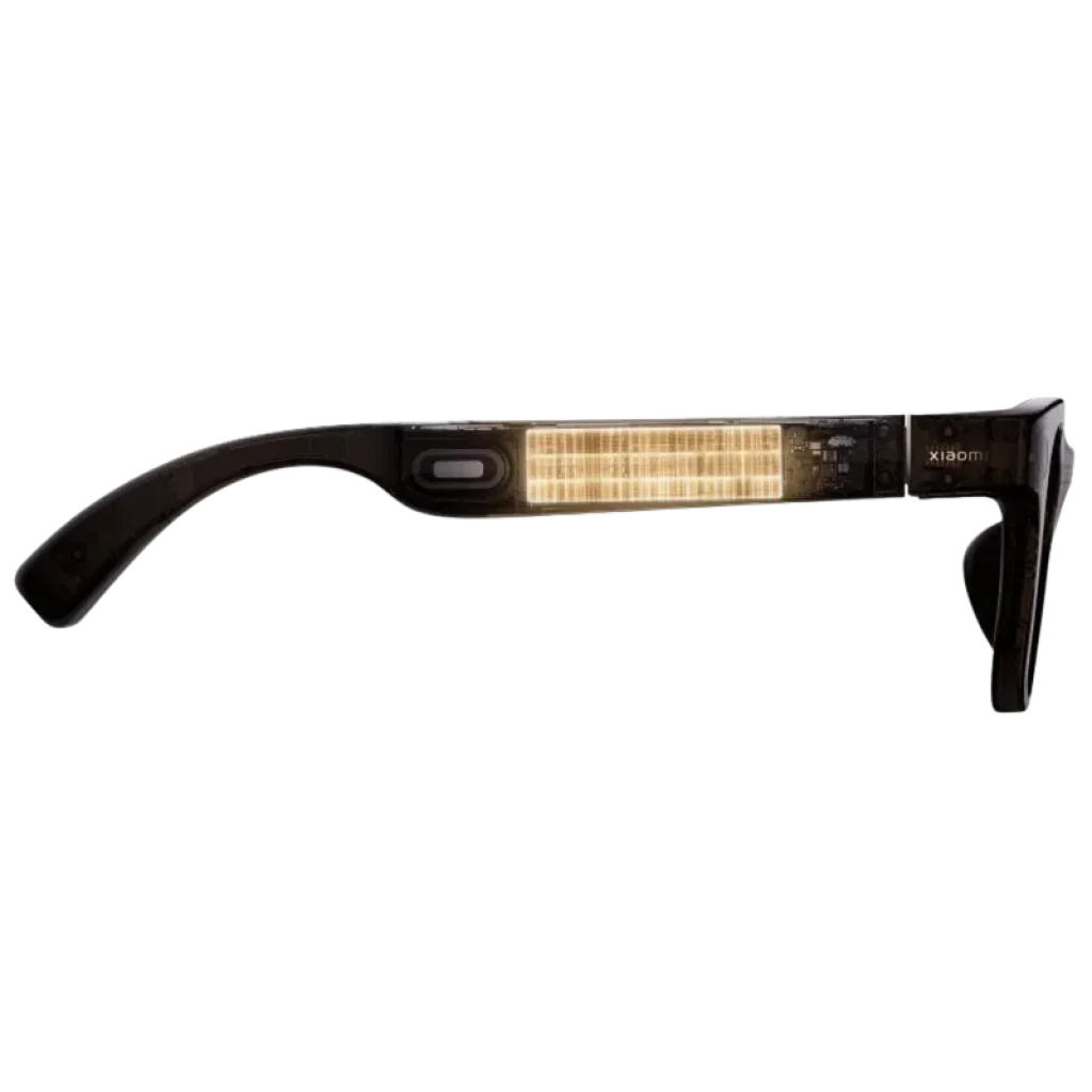 Xiaomi AI Glasses branche latérale noire avec module translucide doré, bouton ovale, charnière robuste et inscription Xiaomi discrète