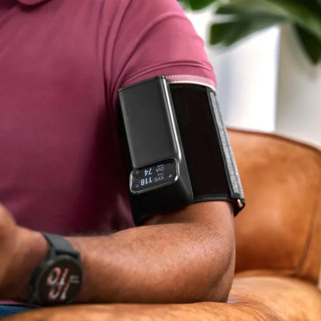 Garmin Index BPM - Tensiómetro inteligente de braço com manguito ajustável e ecrã digital iluminado