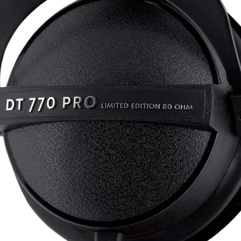 Casque studio fermé noir édition limitée, coque texturée DT 770 Pro 80 Ω, arceau rembourré et câble fixe pour monitoring précis et isolation sonore