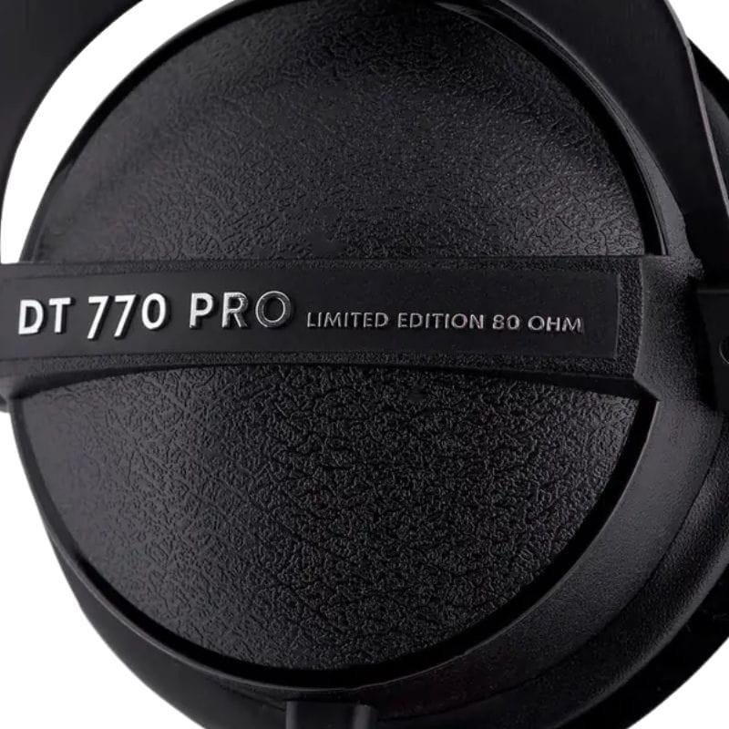 Casque studio fermé noir édition limitée, coque texturée DT 770 Pro 80 Ω, arceau rembourré et câble fixe pour monitoring précis et isolation sonore